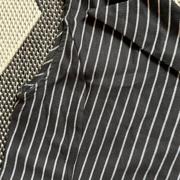 Chic One Shoulder Black & White Pinstriped Mini Dress with A-Line Silhouette - Picture 4 of 7